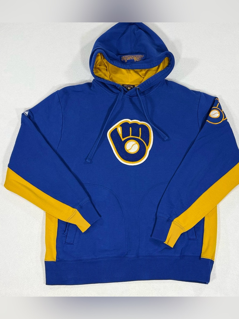 Majestic Milwaukee Brewers Cooperstown Collection Retro Logo Hoodie Size Medium